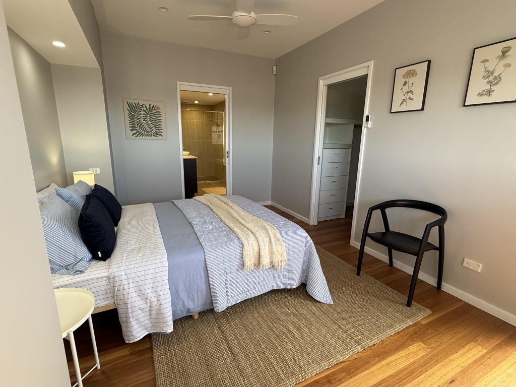 Master bedroom with ensuite, Love Street, Kiama